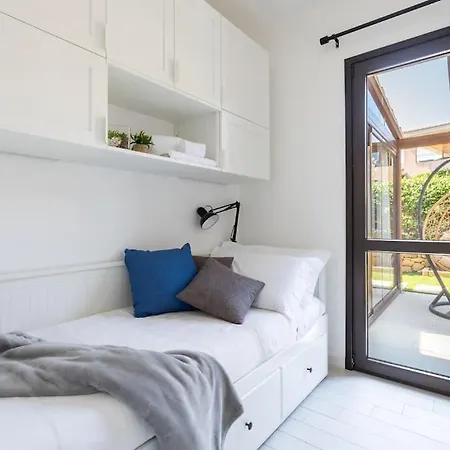 Marina - Near Airport With Swimmingpool * Όλμπια