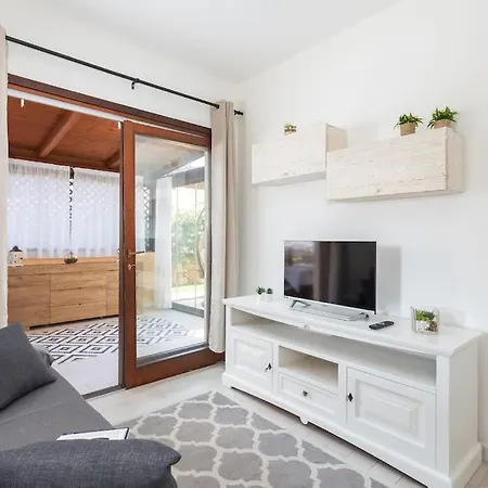 Marina - Near Airport With Swimmingpool * Όλμπια