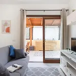 Marina - Near Airport With Swimmingpool Апартаменты *