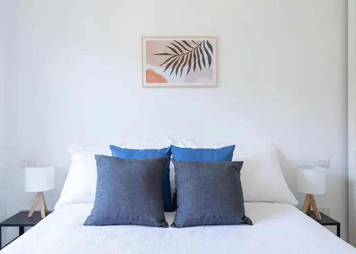 Marina - Near Airport With Swimmingpool *