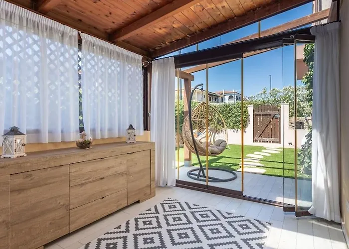 Marina - Near Airport With Swimmingpool *